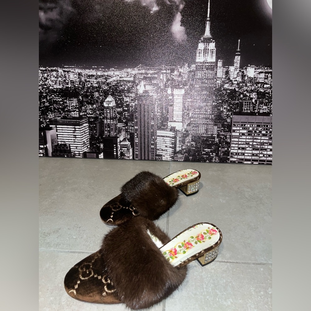 COPY - Gucci Mink Slippers - Picture 1 of 2